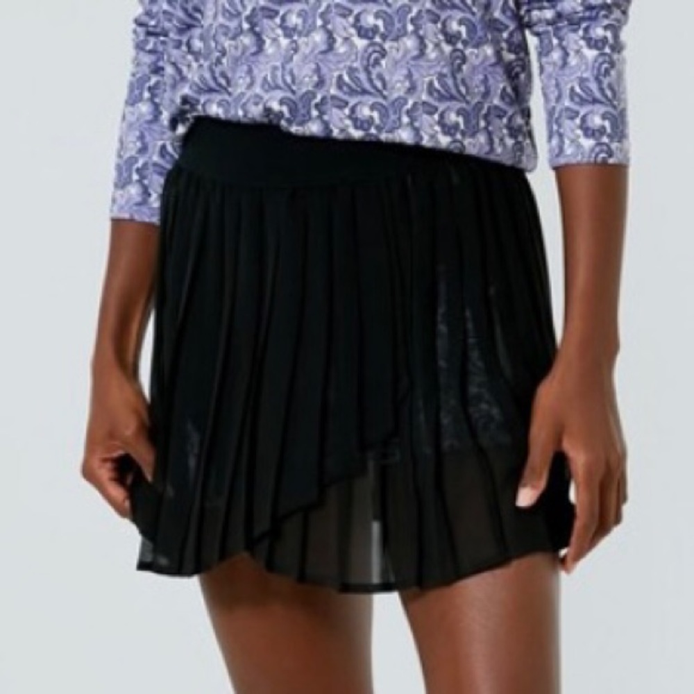 Tuckernuck Black Pleated Skirt
